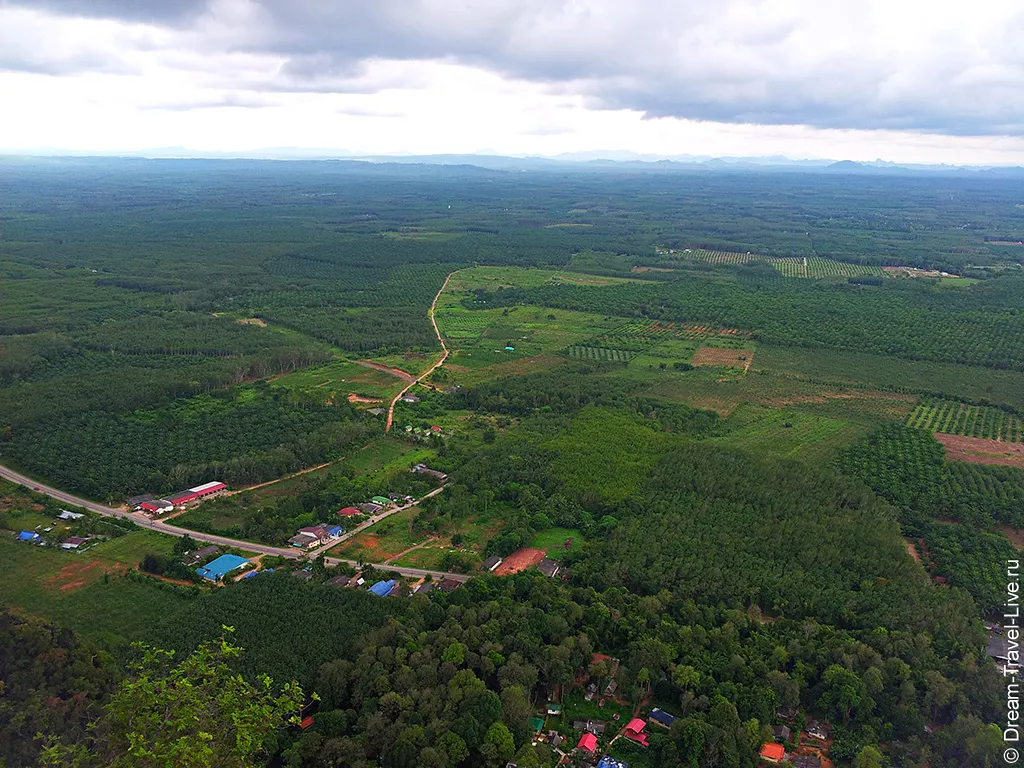 Панорама провинции Краби с вершины Wat Tham Suea